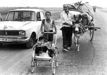 Azerbaijanis fleeing from Aghdam