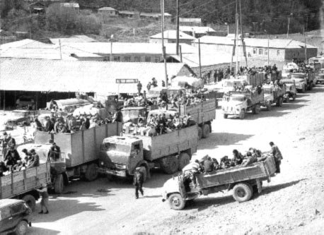 Azerbaijanis fleeing from Kelbajar