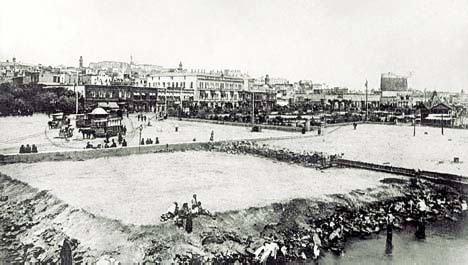 Building up the Boulevard in Baku